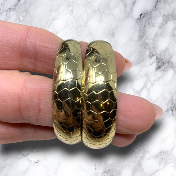 Vintage Y2K Textured Chunky Hoop Earrings Gold Tone Pierced Hip Hop Statement - Picture 3 of 5